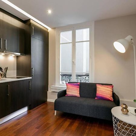 Modernized Studio - Meters From The Invalides Gardens Apartment Paris Bagian luar foto